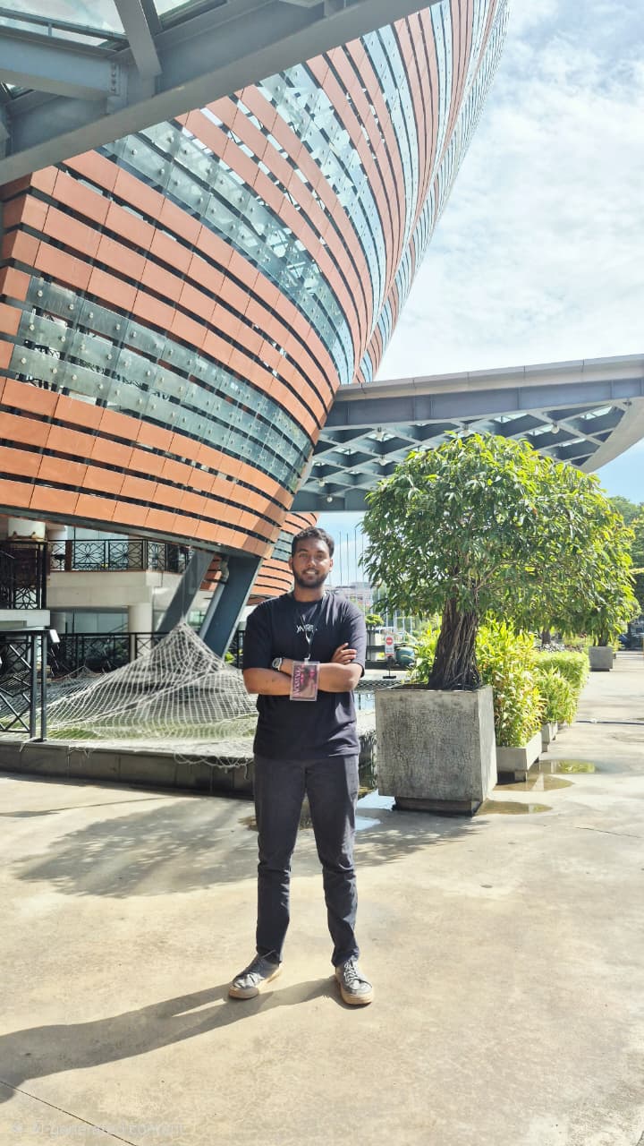 Dulaj Dineth at the University of Moratuwa venue for Yathra 2026